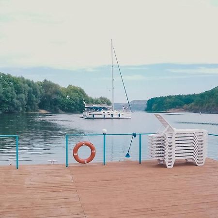 Hotel Yacht Club Mayak Dnistrivka Exteriér fotografie