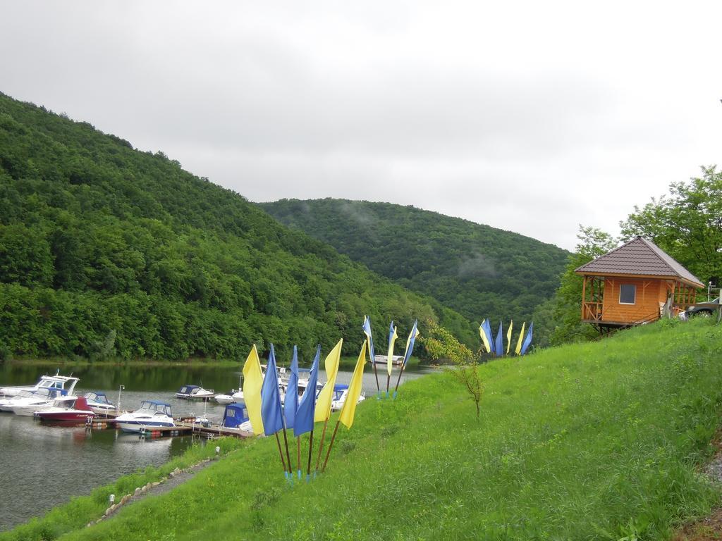 Hotel Yacht Club Mayak Dnistrivka Pokoj fotografie