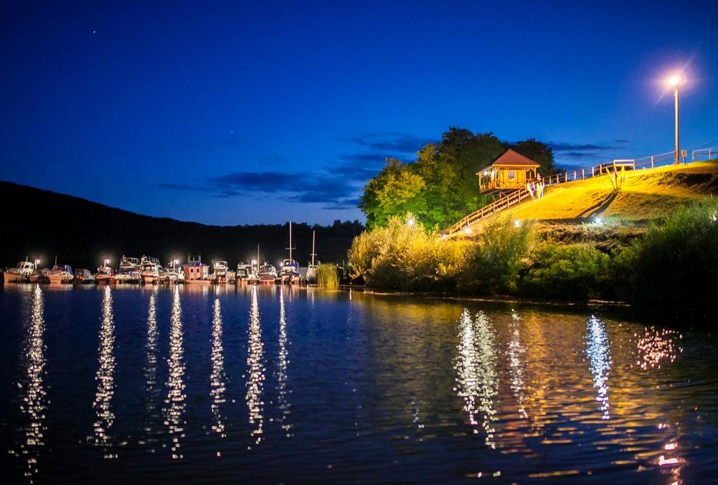 Hotel Yacht Club Mayak Dnistrivka Pokoj fotografie